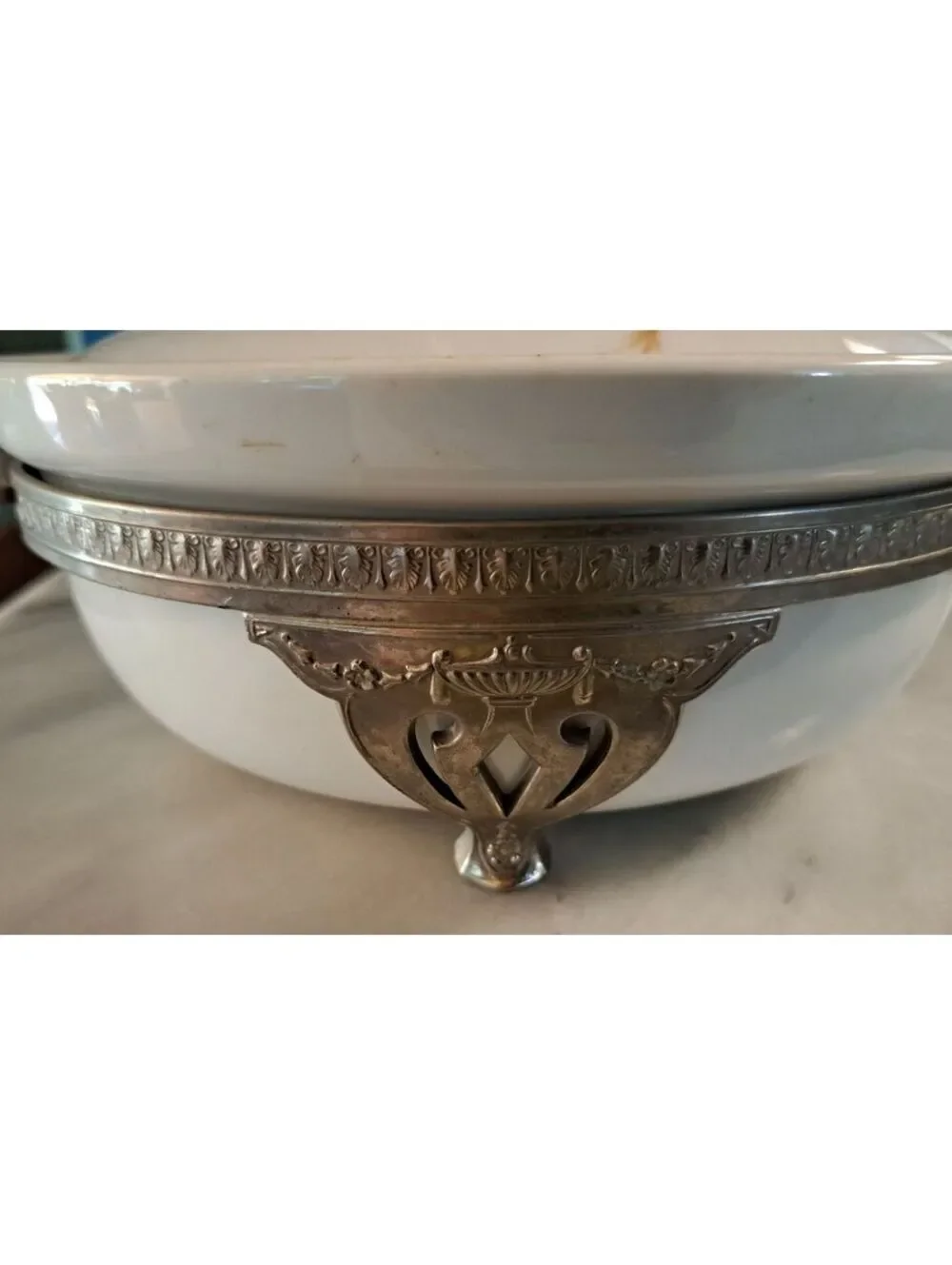 Vintage 1930's Royal Rochester Round Covered Baking Casserole Dish & Stand